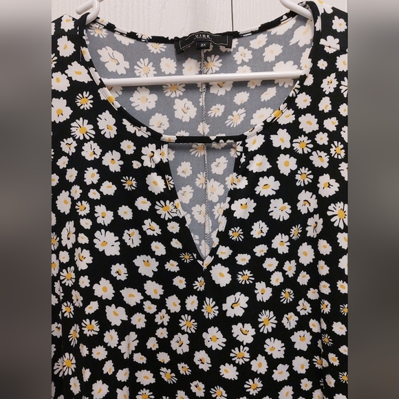 Vibe Sportswear Black Floral Keyhole Swing Dress Size 3X has Pockets - Picture 4 of 7